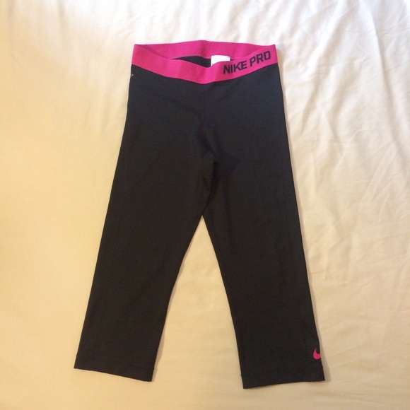 Nike Pro Capri - Picture 2 of 4